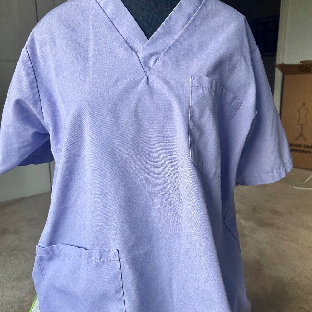 Avida Medical Scrubs Top & LONG Bottoms- Inseam 34” Size M Lilac (can be hemmed)